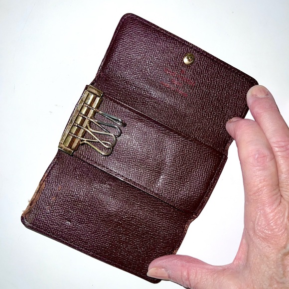 LOUIS VUITTON Damier Brown Checkered 4-Hook Key Holder Made in Paris, France - Picture 4 of 11